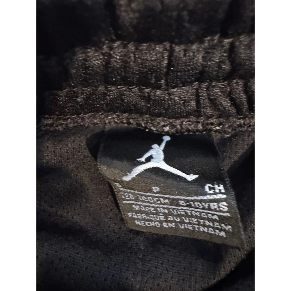 Jordan Kids Shorts Black‎ White Mesh Athletic Basketball Logo Size S 128-140CM